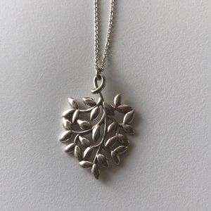 tiffany’s olive leaf pendant